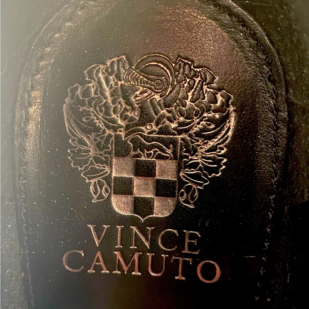 Vince Camuto ankle boots, good condition, super comfortable.